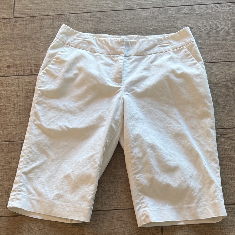 Elegant Halogen Women's White Bermuda Shorts 6 Taylor Fit Lined Cruise